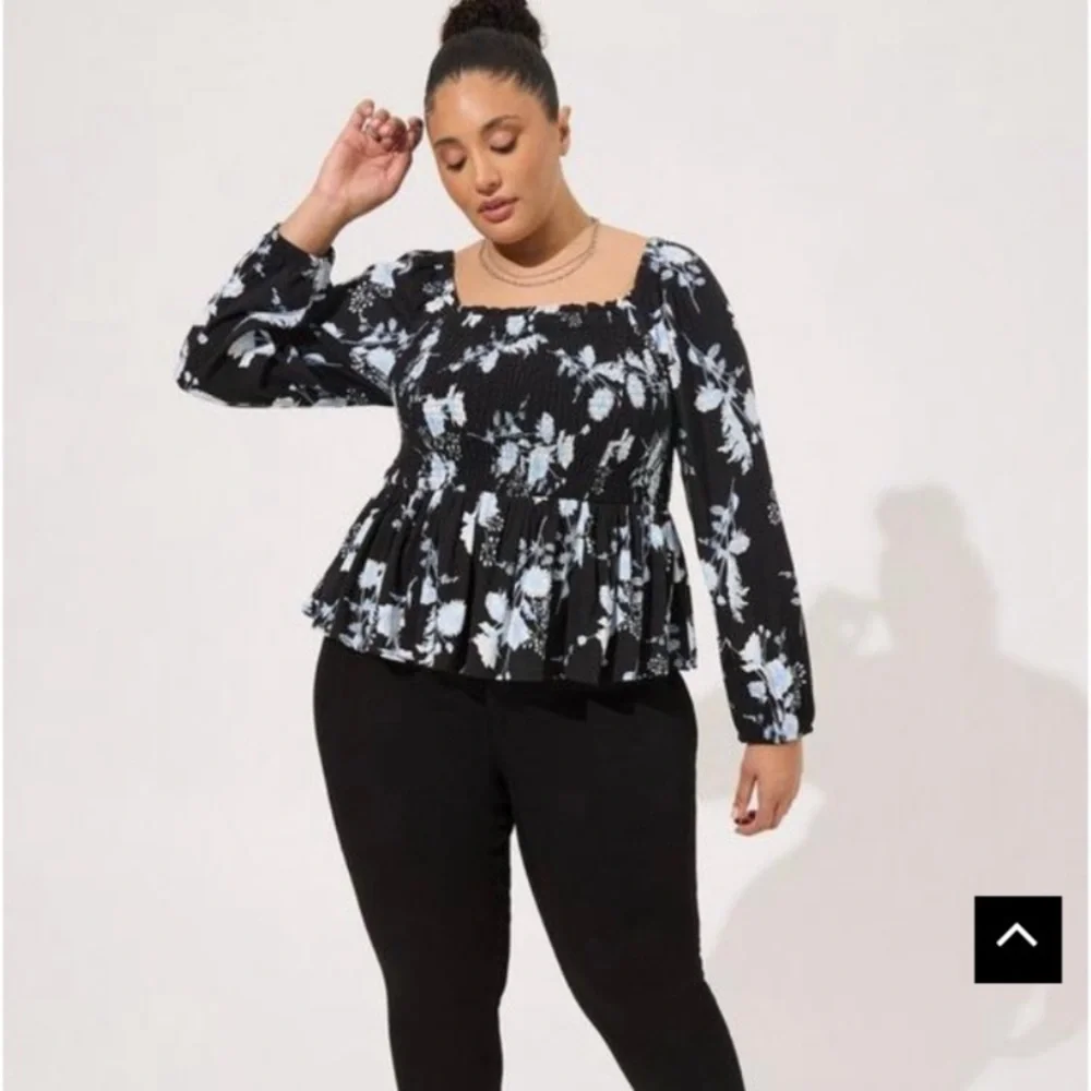 Torrid NWT Rayon Slub Smocked Bodice Floral Long Sleeve Crop Blouse, Size 12 - Picture 1 of 11